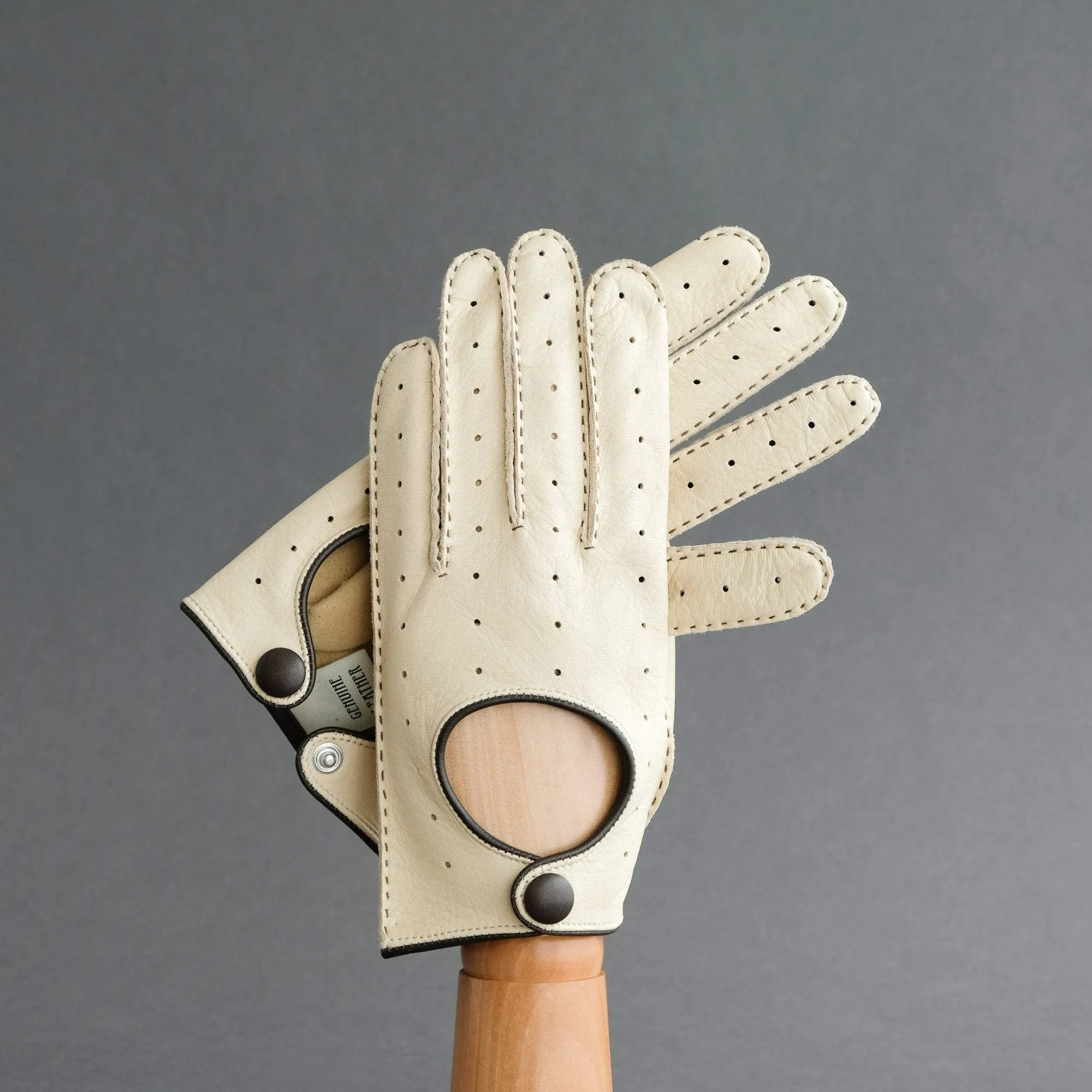 Gentlemen's Unlined Driving Gloves from Beige Deerskin
