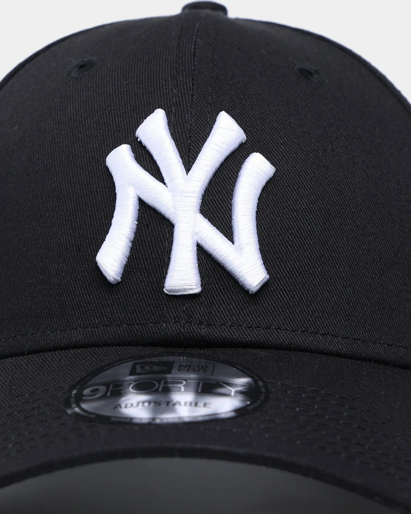 New Era New York Yankees 9FORTY Cloth Strapback Black/White