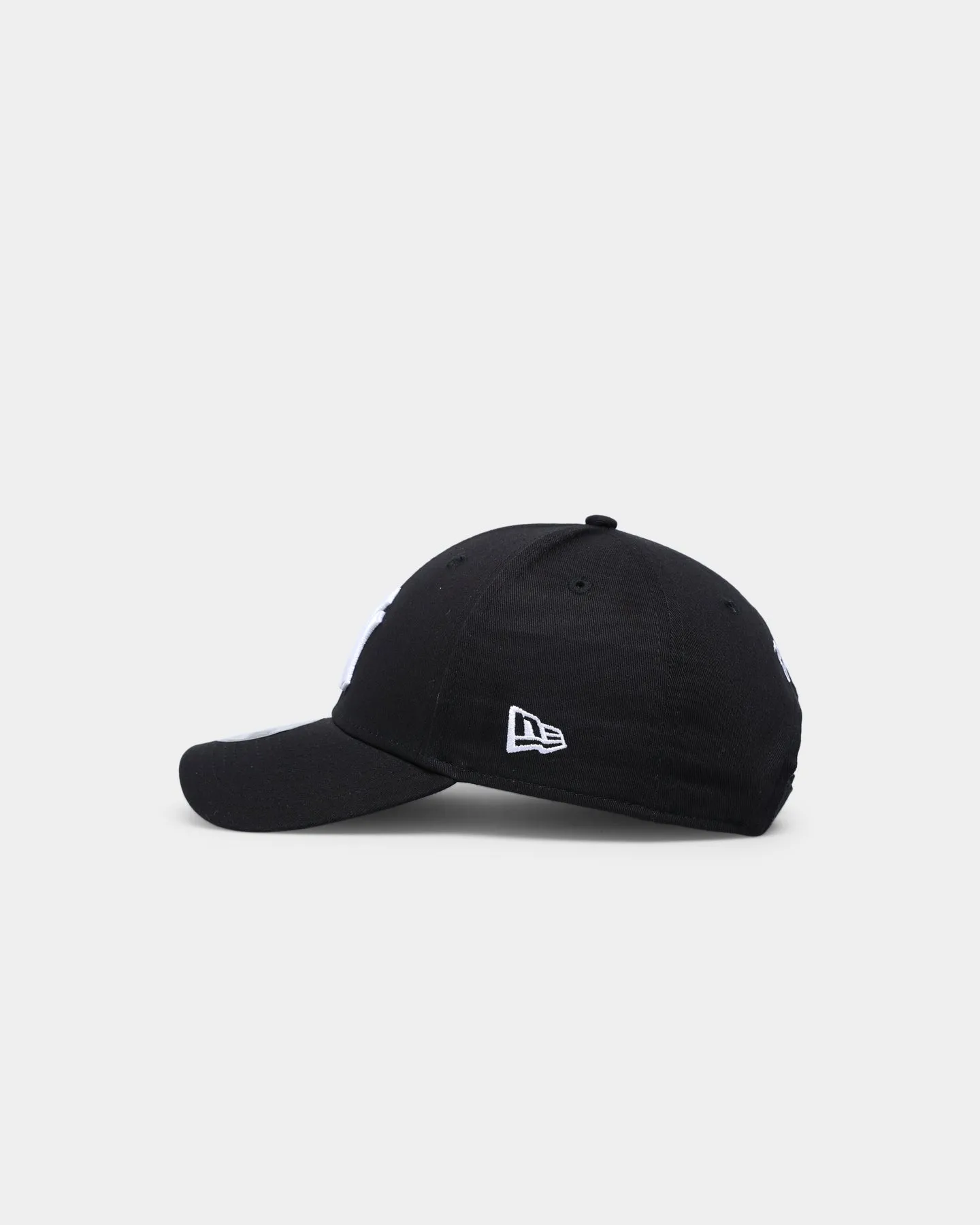 New Era New York Yankees 9FORTY Cloth Strapback Black/White
