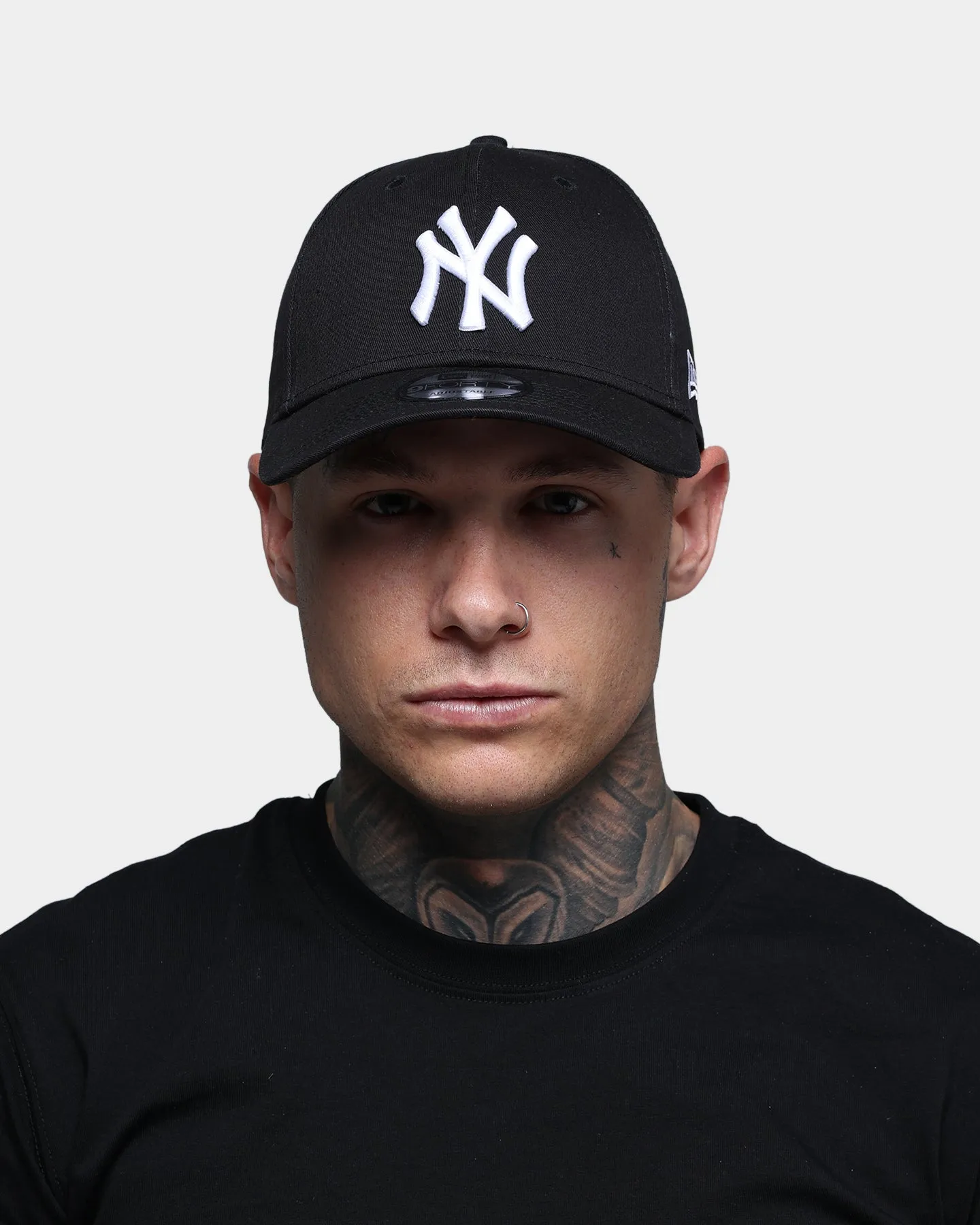 New Era New York Yankees 9FORTY Cloth Strapback Black/White