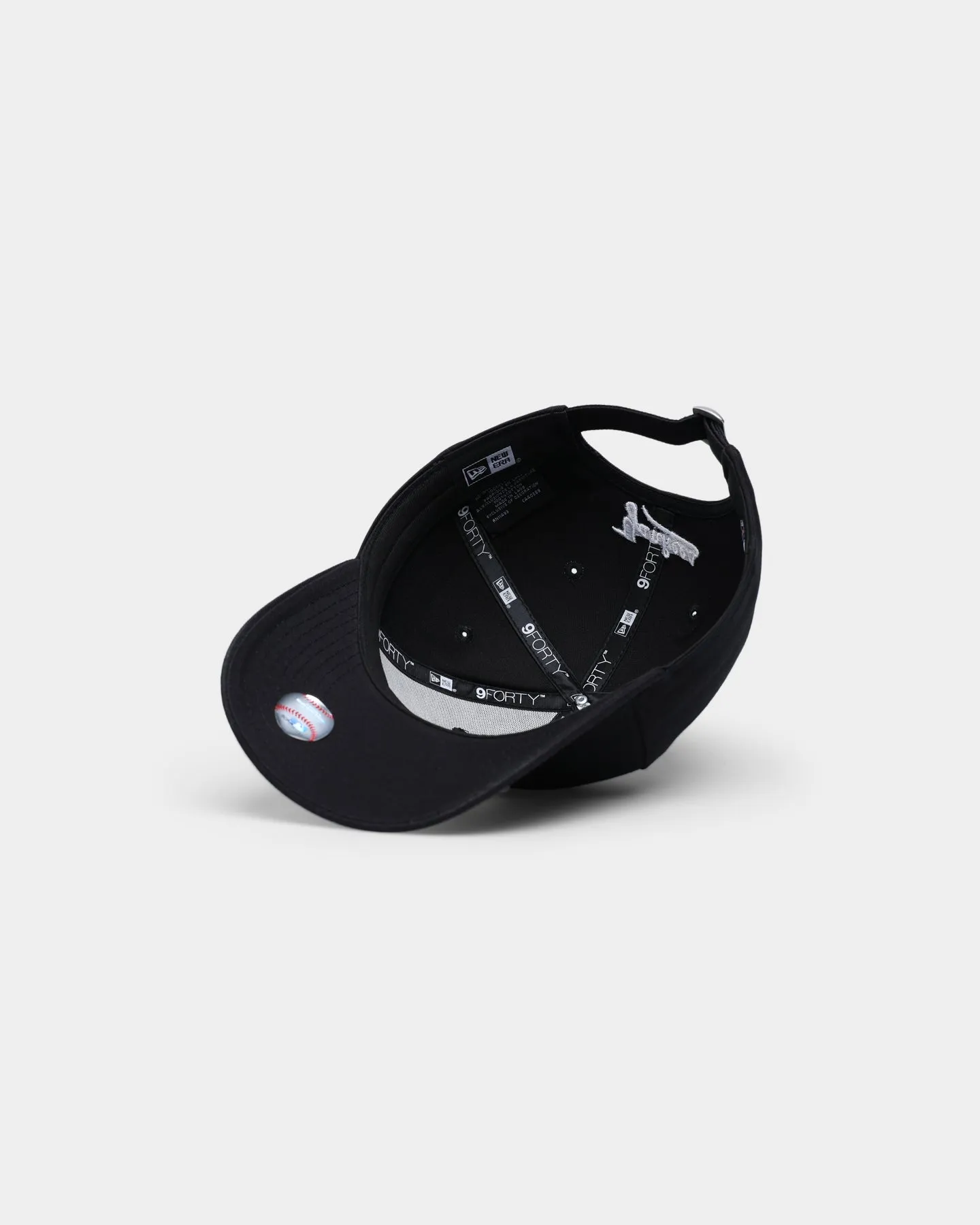 New Era New York Yankees 9FORTY Cloth Strapback Black/White