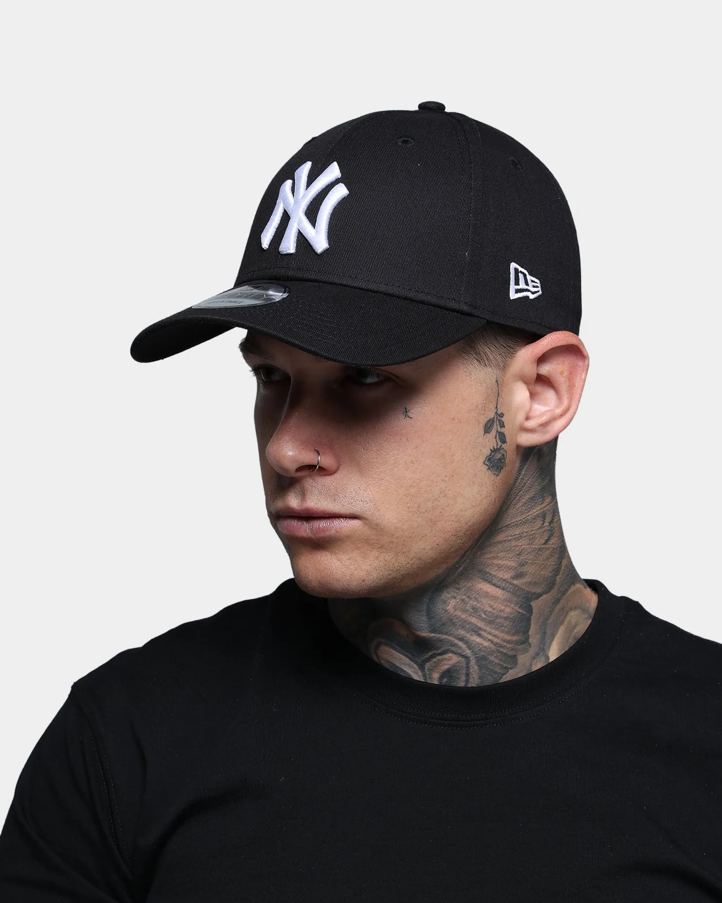 New Era New York Yankees 9FORTY Cloth Strapback Black/White